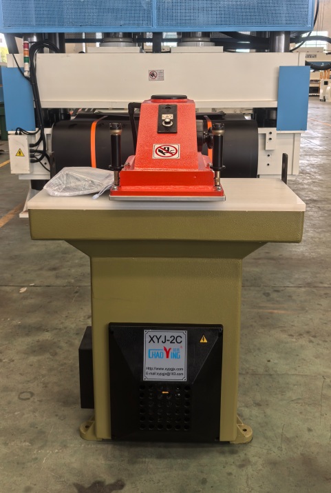 20T随动式摆臂下料机发货安徽客户